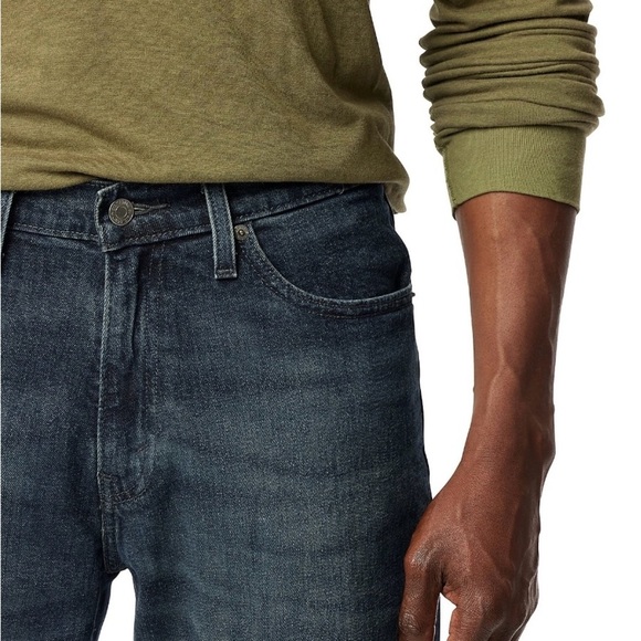 Signature by Levi Strauss Men's Blue Straight Jeans - Picture 2 of 11